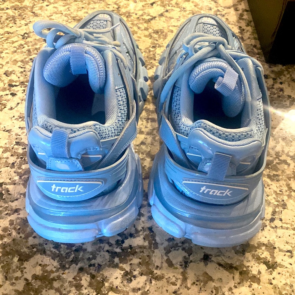 Balenciaga - Picture 2 of 4